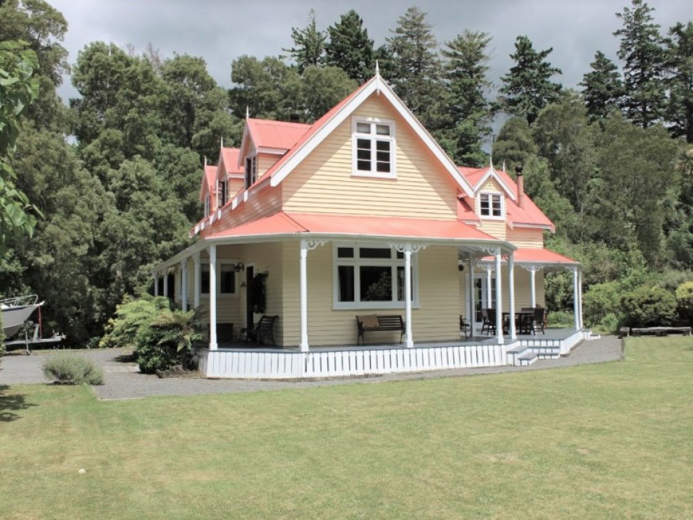 16-wahipai-close-dannevirke