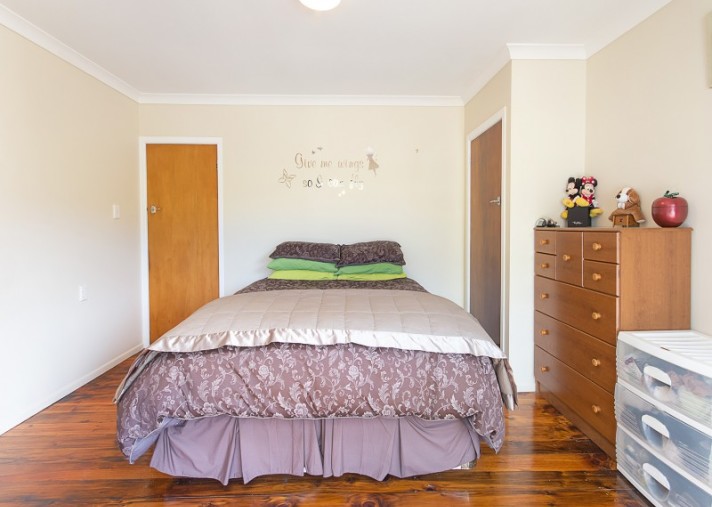 42 and 34 Cemetery Road, Pollok