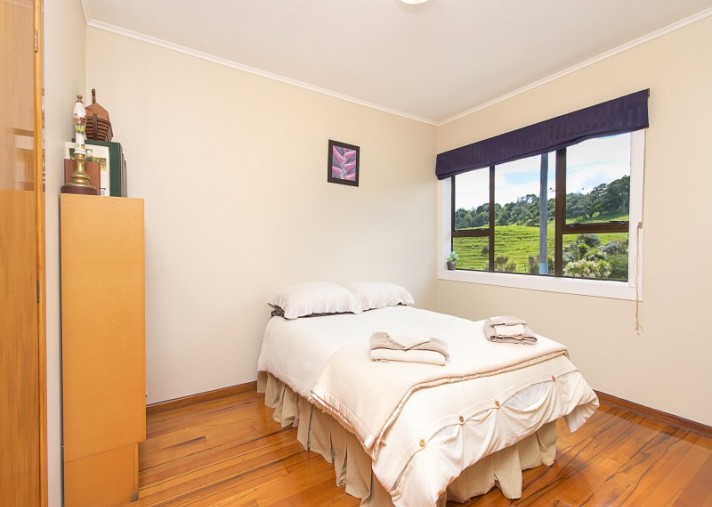 42 and 34 Cemetery Road, Pollok