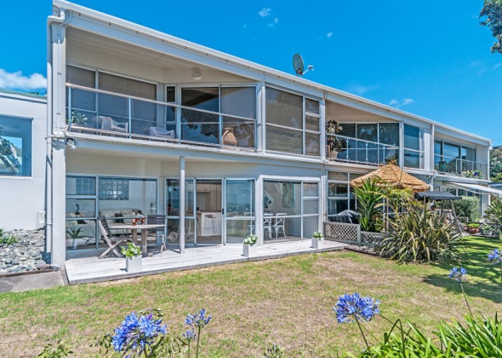 5a The Esplanade, Eastern Beach 