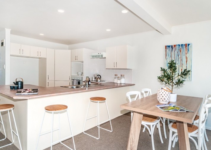 5a The Esplanade, Eastern Beach 