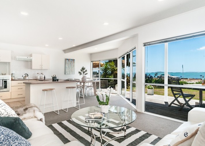 5a The Esplanade, Eastern Beach 