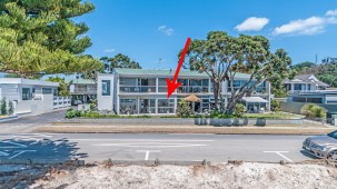 5a The Esplanade, Eastern Beach 