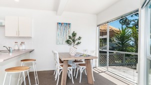 5a The Esplanade, Eastern Beach 