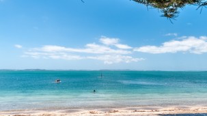 5a The Esplanade, Eastern Beach 