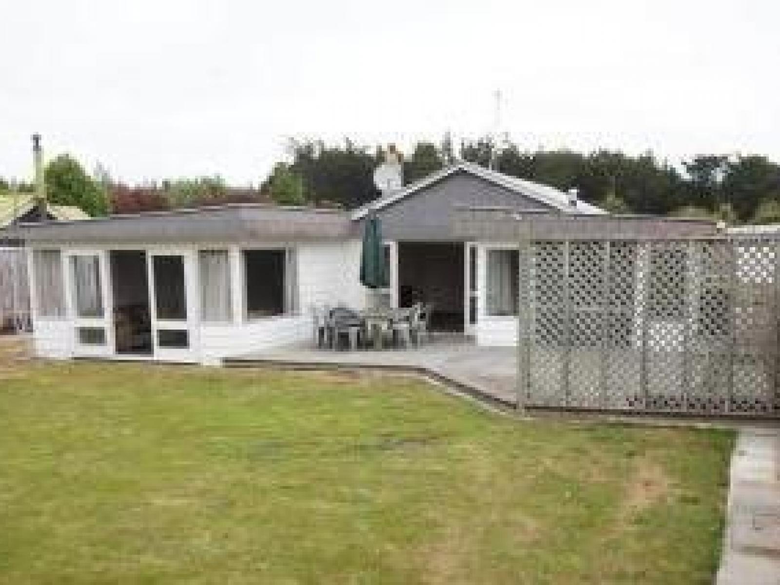 22 Broadway Ave, Waikuku Beach