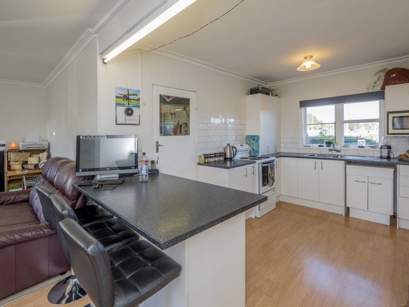 1048 State Highway 1, Manakau