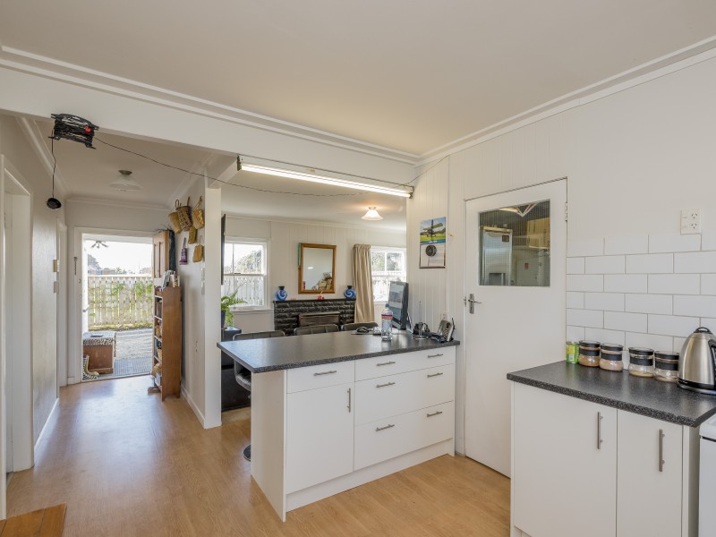 1048 State Highway 1, Manakau