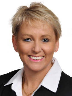 Julie Arnold PA to Simon Manthel