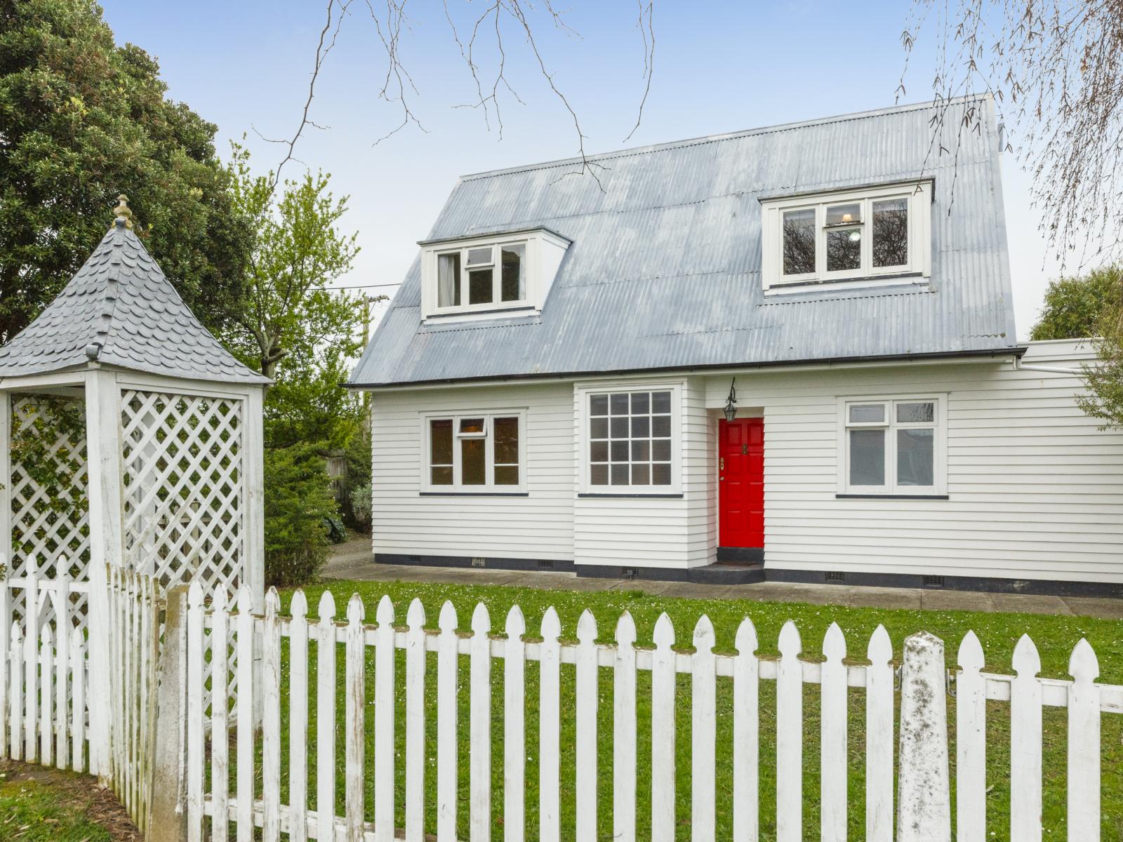 39 Monrad Street, Highbury