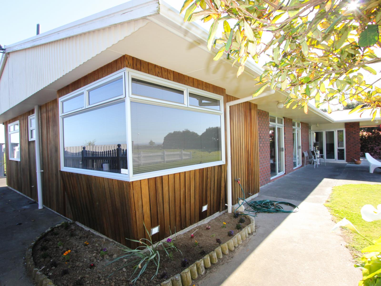 148 No 2 Line, Okoia