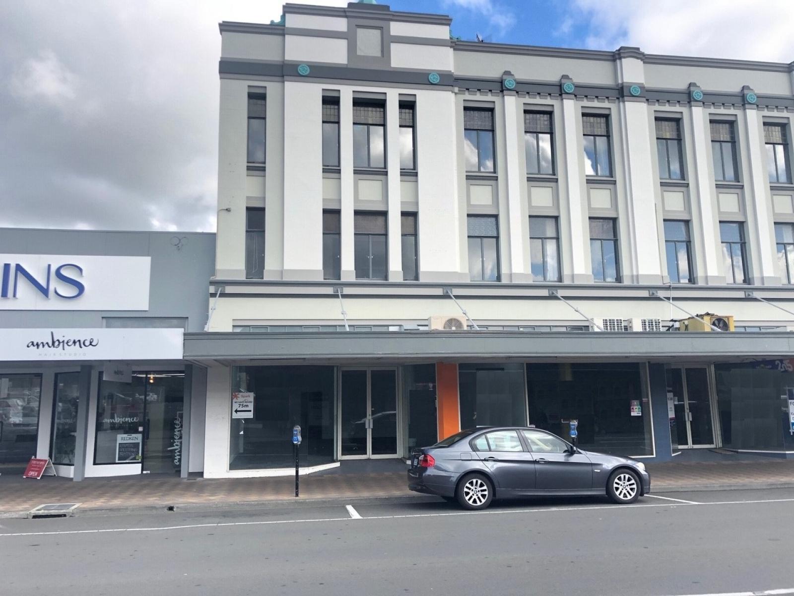 200 Queen Street West, Hastings
