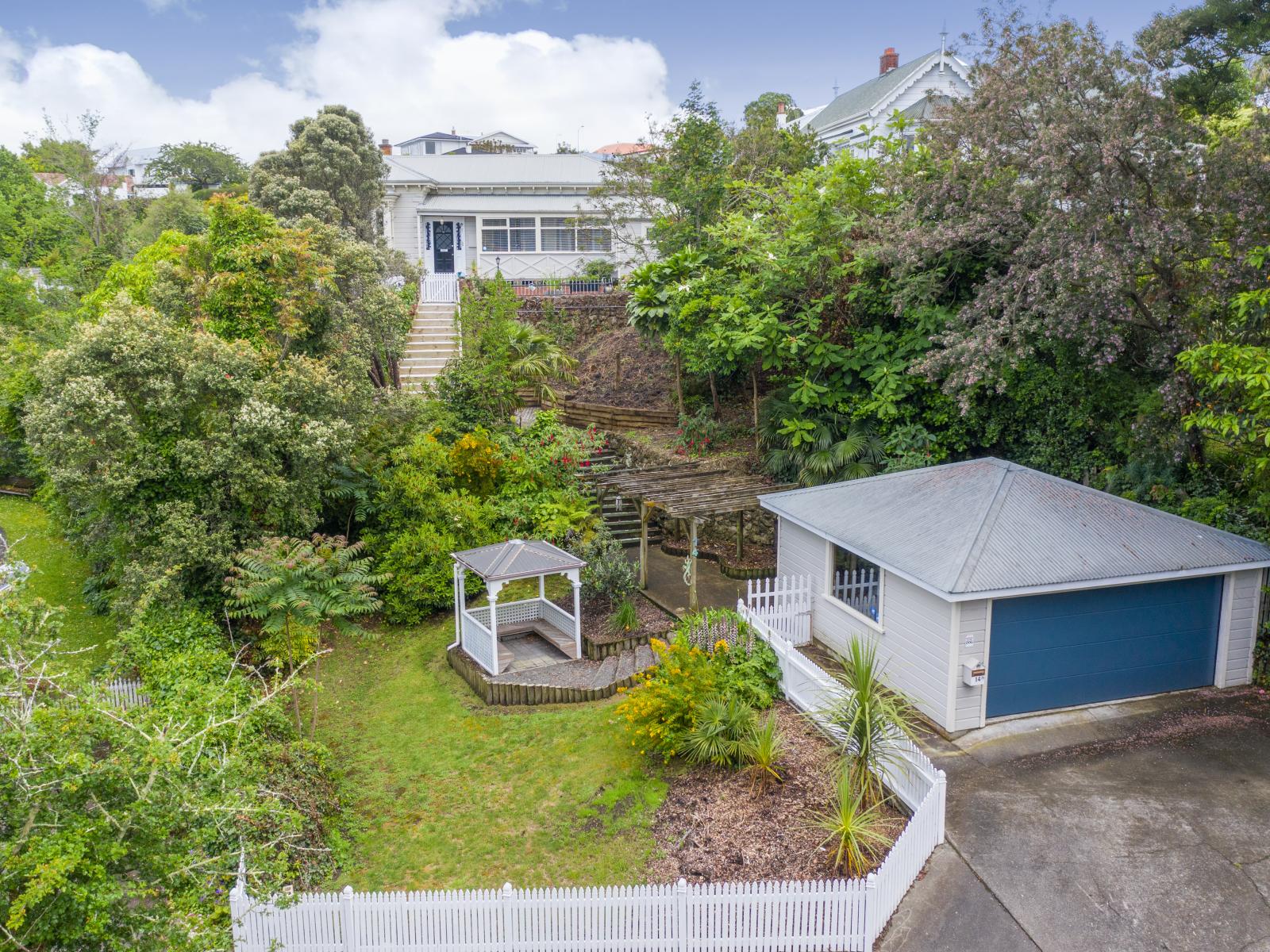 14 Thompson Road, Bluff Hill