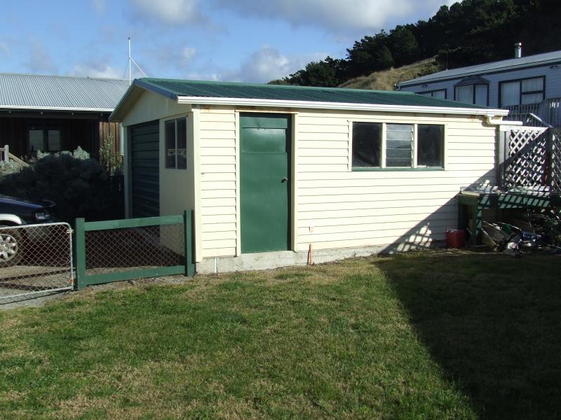 Akitio Esplanade, Akitio 