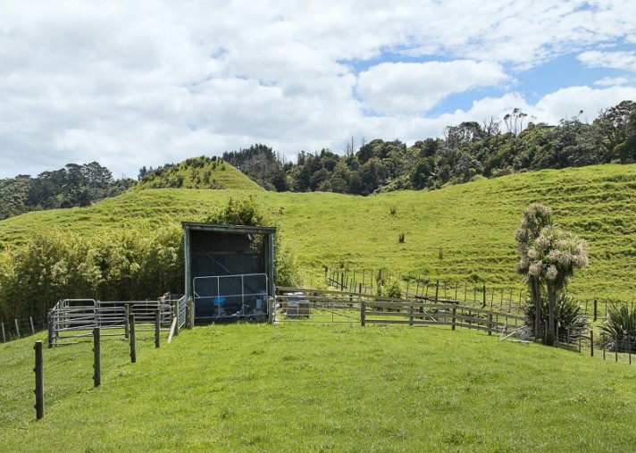 42 and 34 Cemetery Road, Pollok