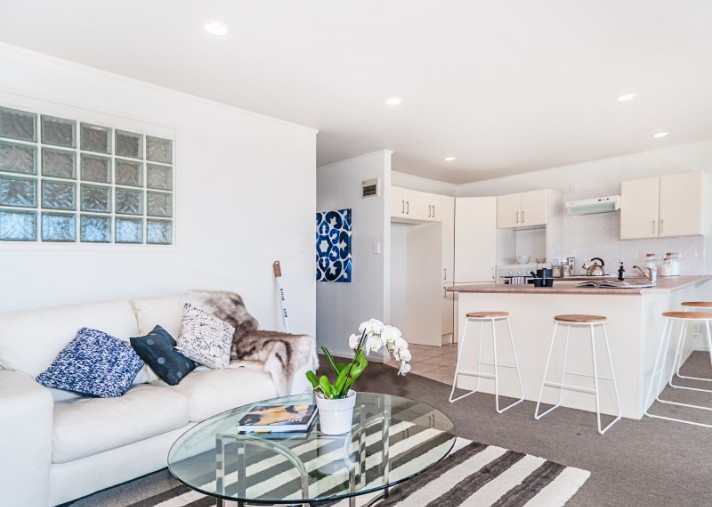 5a The Esplanade, Eastern Beach 