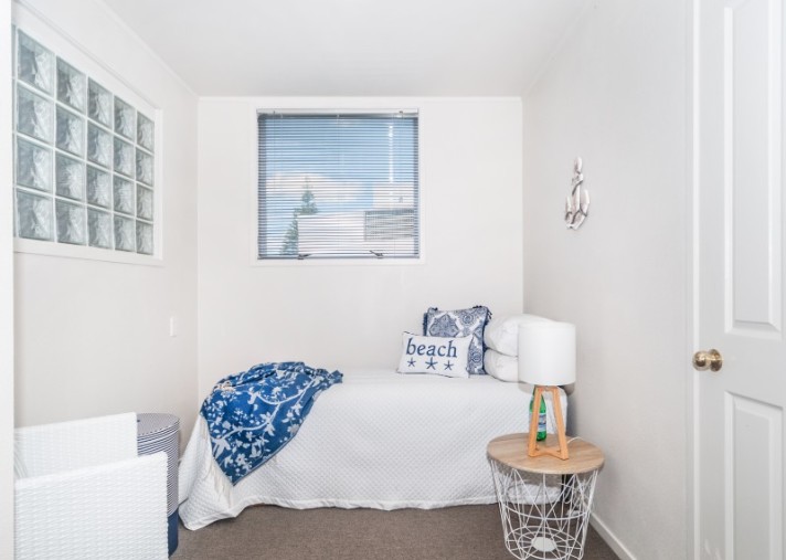 5a The Esplanade, Eastern Beach 