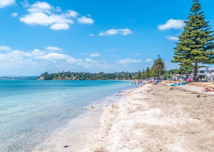 5a The Esplanade, Eastern Beach 