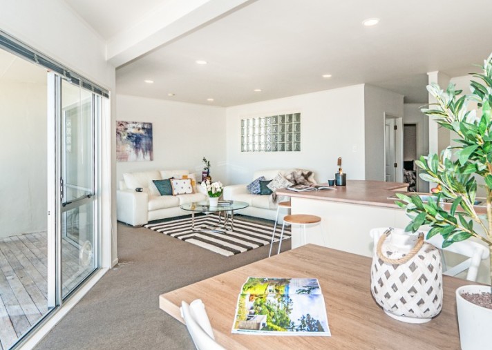 5a The Esplanade, Eastern Beach 