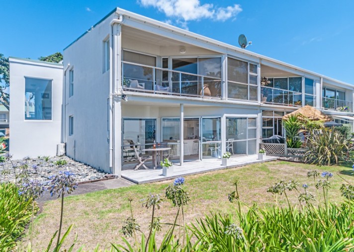 5a The Esplanade, Eastern Beach 