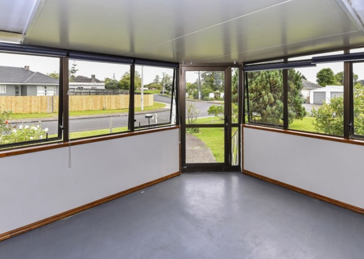 2 Tindall Crescent, Otara