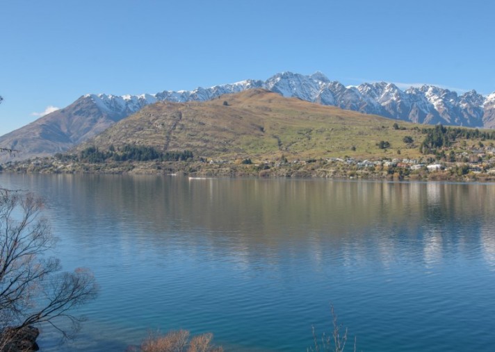 279, 285, 297 Frankton Rd, Queenstown