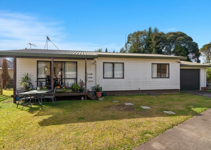 382 Sunset Road, Sunnybrook