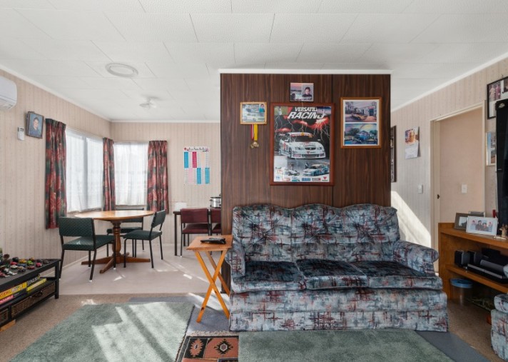 382 Sunset Road, Sunnybrook