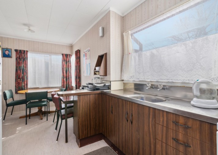 382 Sunset Road, Sunnybrook