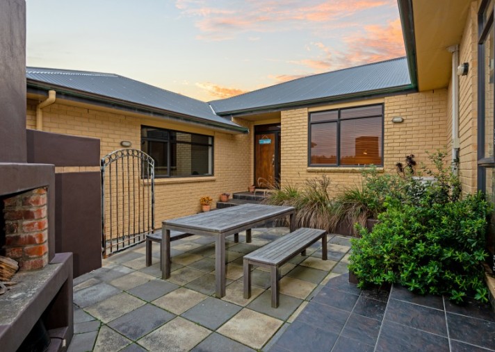 10 Ngati Huia Place, Waitarere Beach