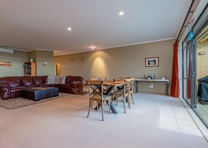 10 Ngati Huia Place, Waitarere Beach