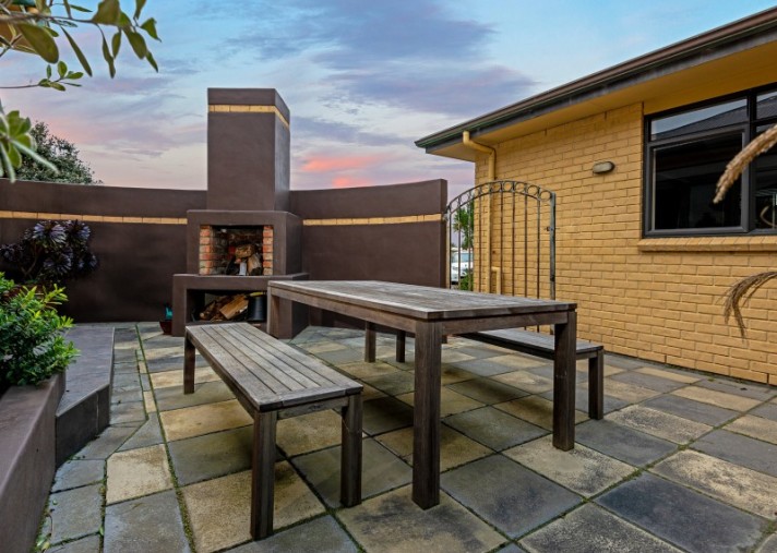 10 Ngati Huia Place, Waitarere Beach