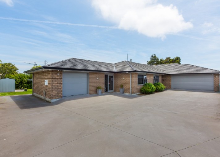 11 Settlers Close, Whalers Gate