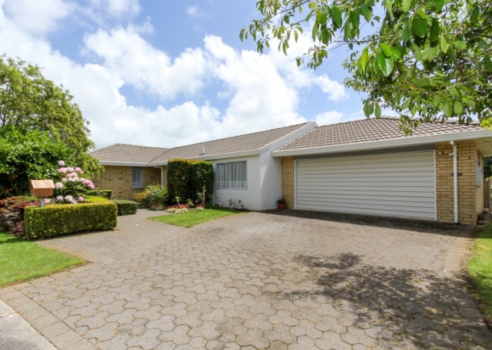 9 Ashmore Drive, Frankleigh Park
