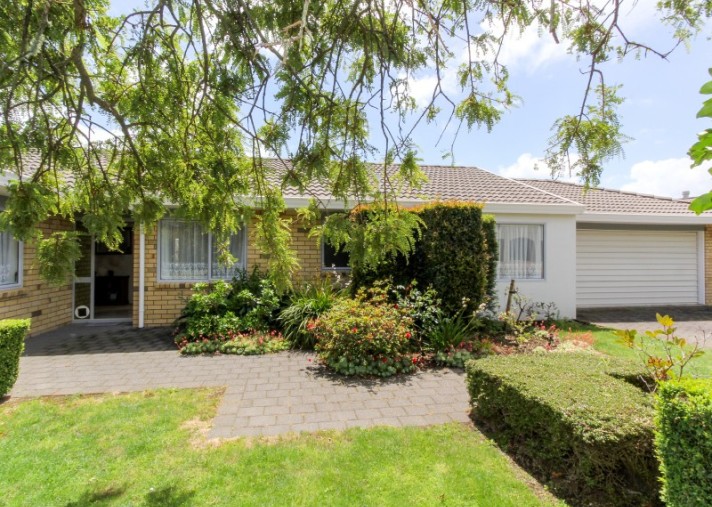 9 Ashmore Drive, Frankleigh Park