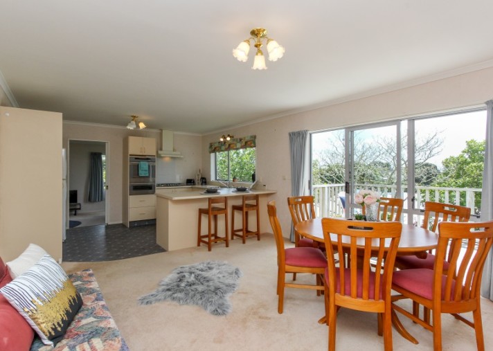 9 Ashmore Drive, Frankleigh Park