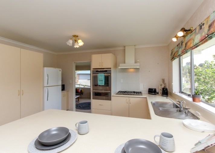 9 Ashmore Drive, Frankleigh Park