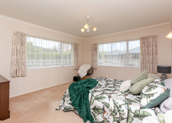 9 Ashmore Drive, Frankleigh Park