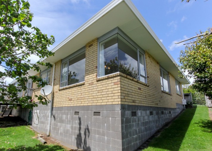 9 Ashmore Drive, Frankleigh Park