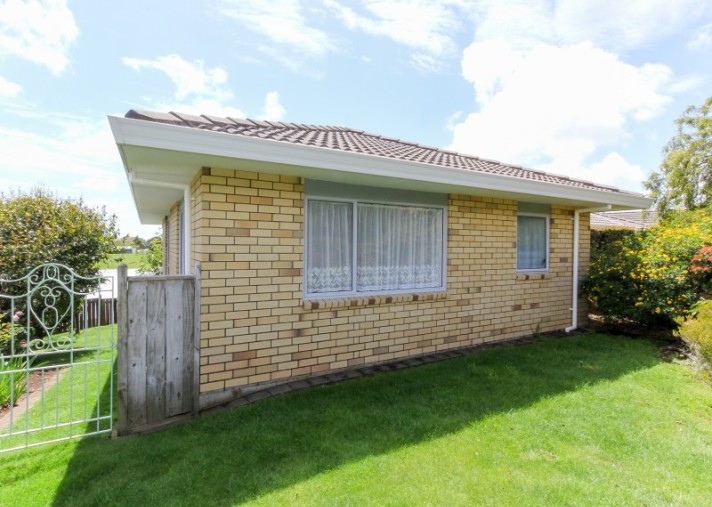 9 Ashmore Drive, Frankleigh Park