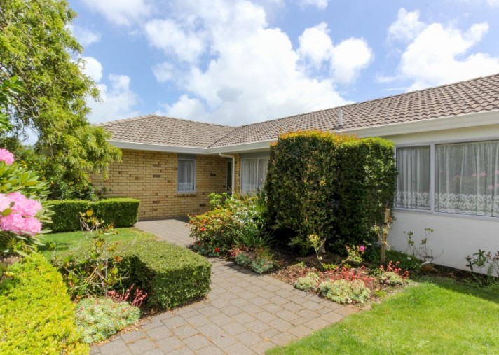 9 Ashmore Drive, Frankleigh Park