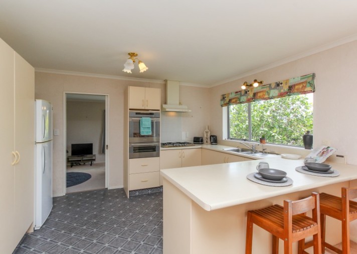 9 Ashmore Drive, Frankleigh Park