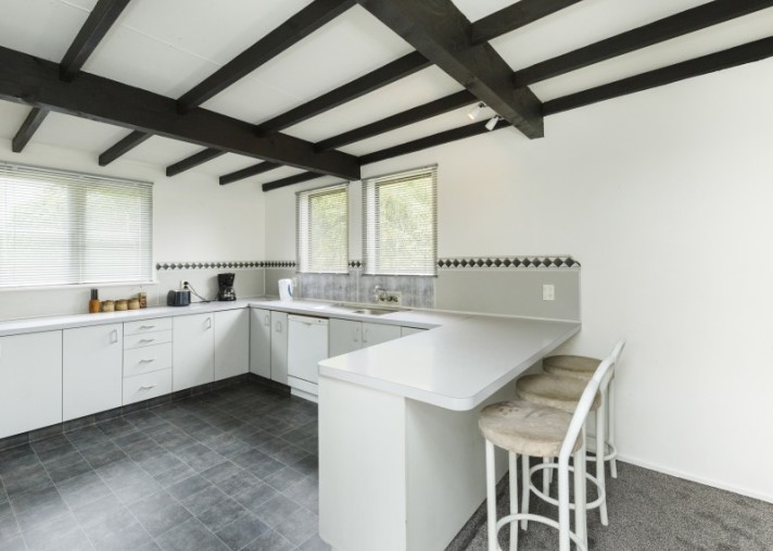 16 Wood Street, Takaro