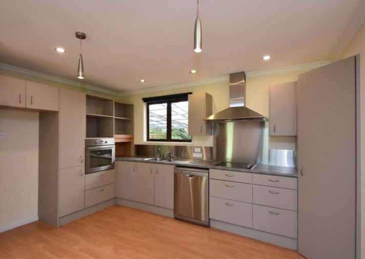 18 Korimako Avenue, Otatara