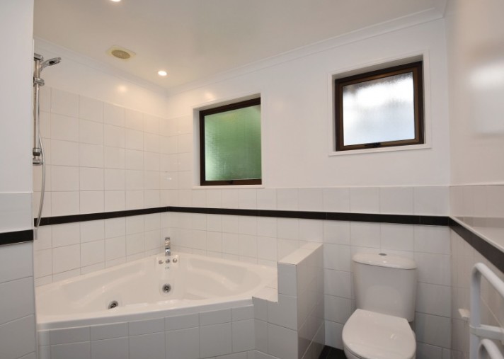 18 Korimako Avenue, Otatara