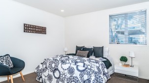 5a The Esplanade, Eastern Beach 