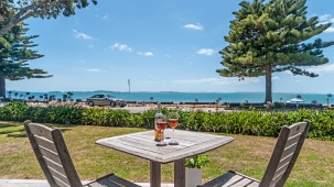 5a The Esplanade, Eastern Beach 