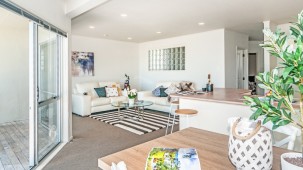 5a The Esplanade, Eastern Beach 