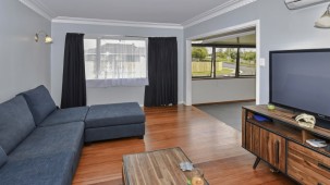 2 Tindall Crescent, Otara