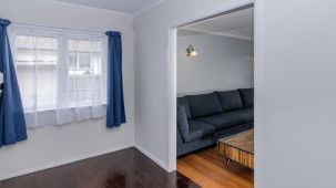 2 Tindall Crescent, Otara